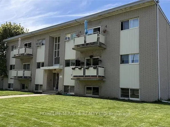 206 Indian Rd #202, Kitchener, ON N2B 2S9