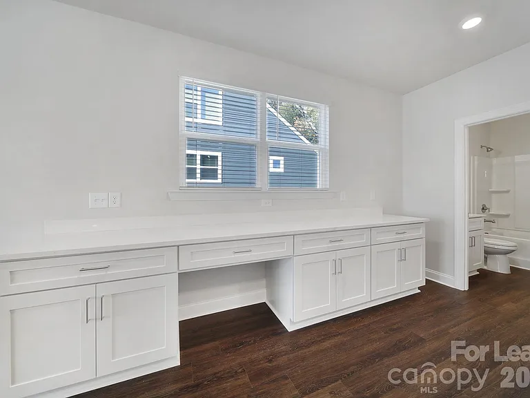 2432 Arty Ave — Photo 10