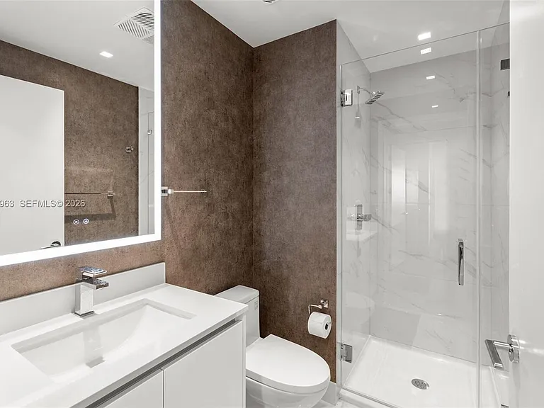 700 NE 24th St #2602 — Photo 17