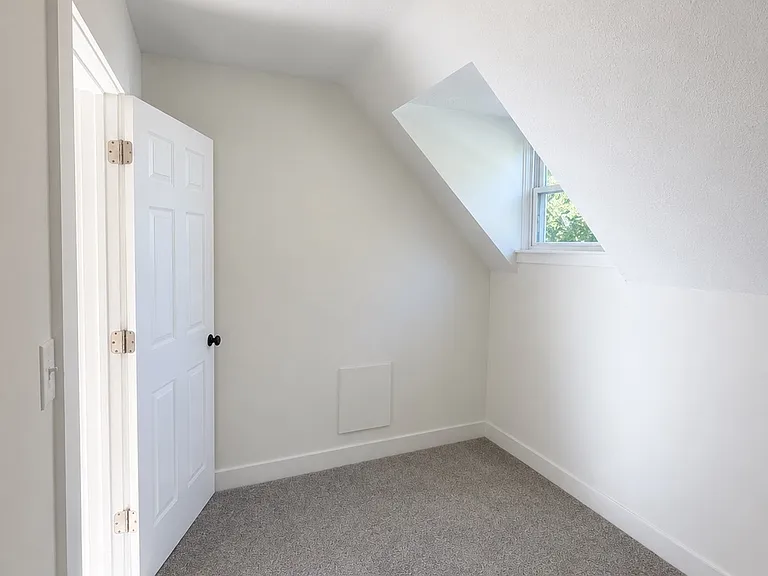 2002 Valentine Ave #2 — Photo 28