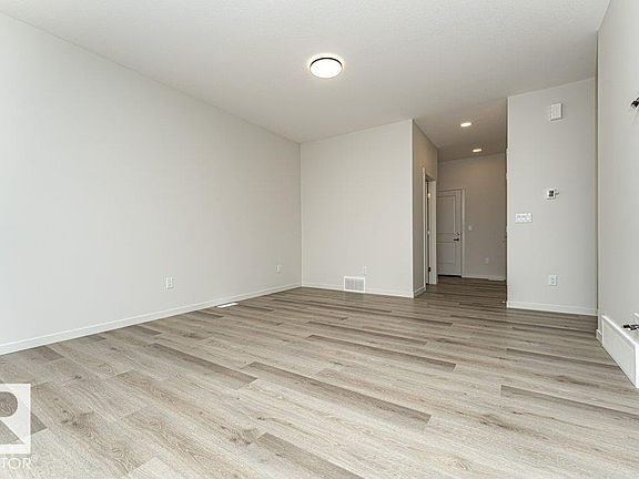 4th image of 3972 Wren Loop NW