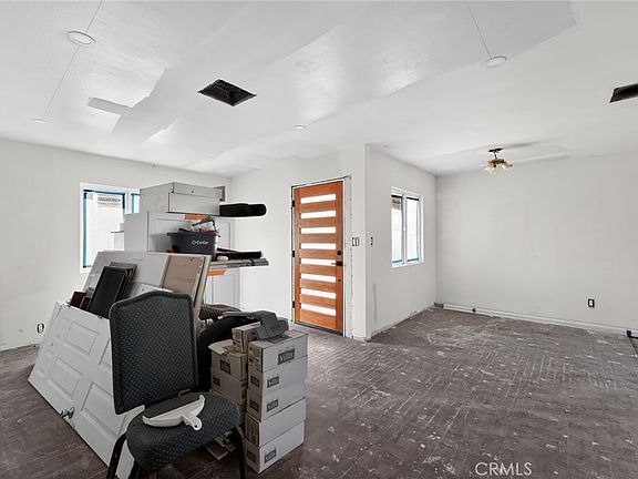 5th image of 15021 Sylvan St