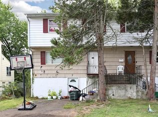 5 Stysly Ln, Spring Valley, NY 10977