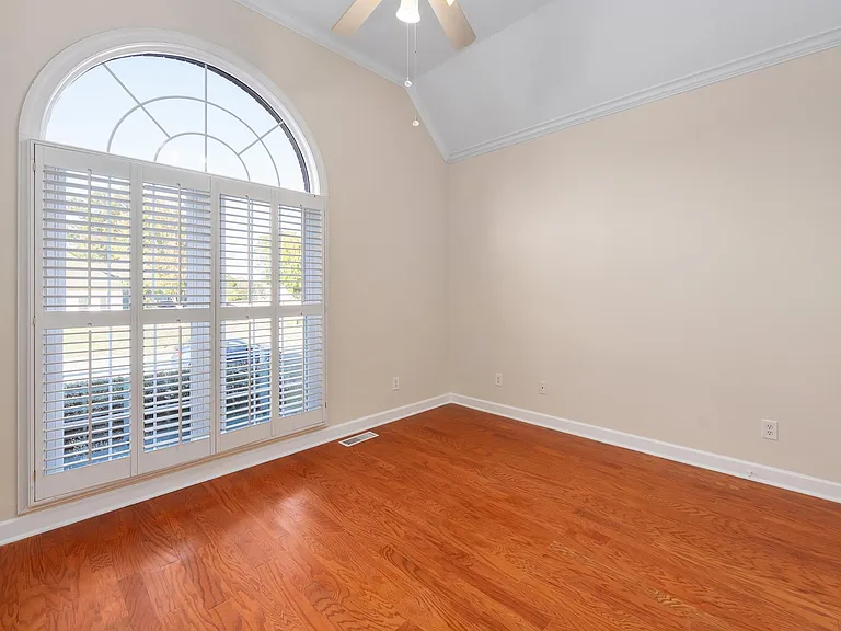 108 Barrett Pl — Photo 17