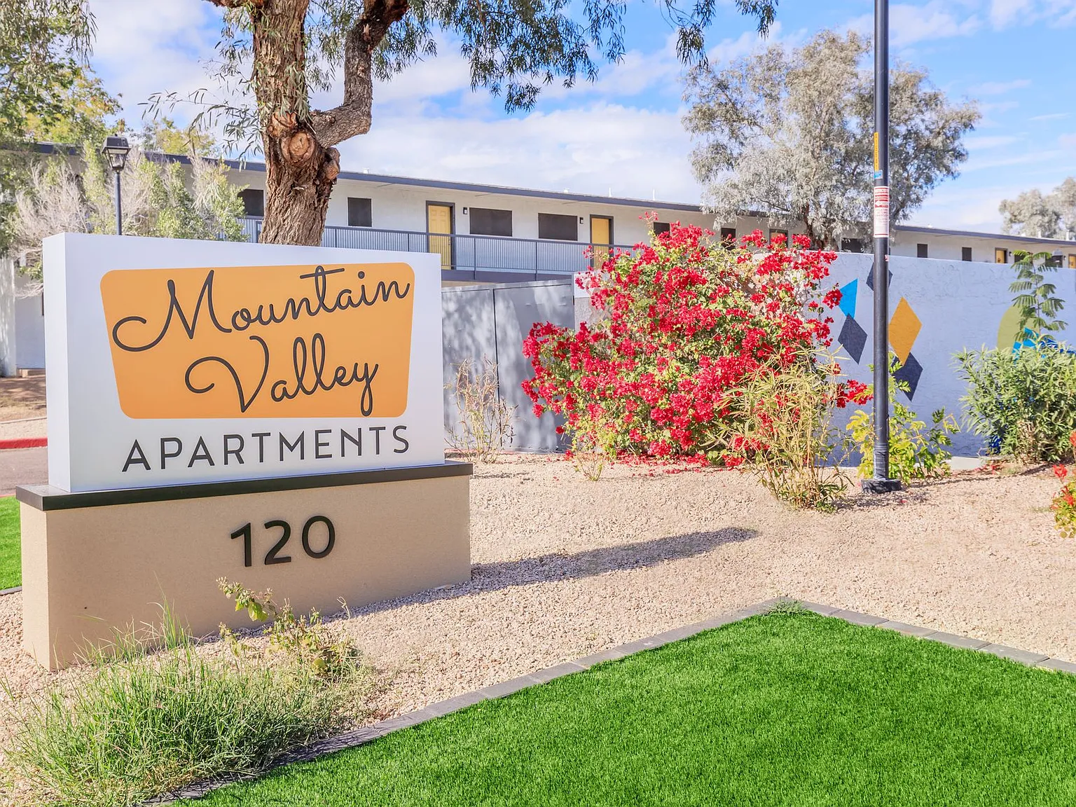 Mountain Valley Apartments — Photo 1