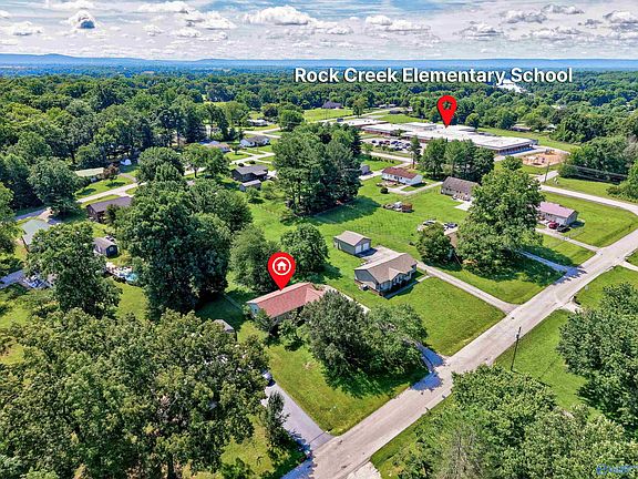 5th image of 261 Glenview Dr