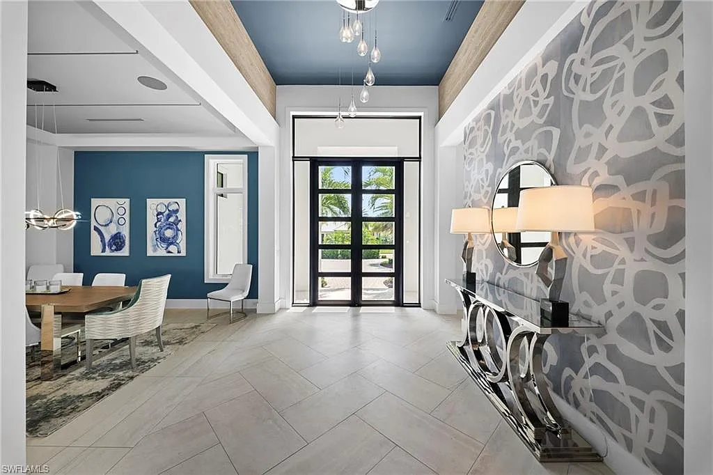 4 bed, 5.5 bath, 4200 sqft, $40,000 — Photo 3