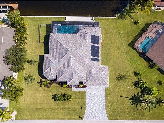 4th image of 3913 SW 27th Ct