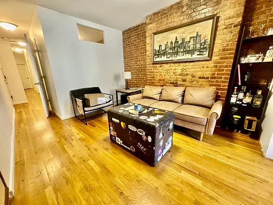 Rented by R New York | media 28