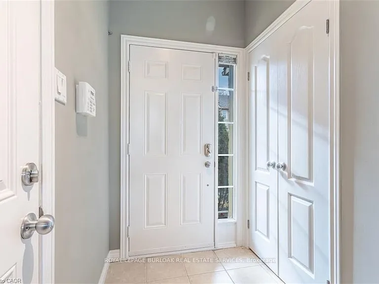 25 Liddycoat Ln — Photo 3