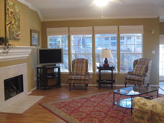 Natural Bright Light, High Ceilings