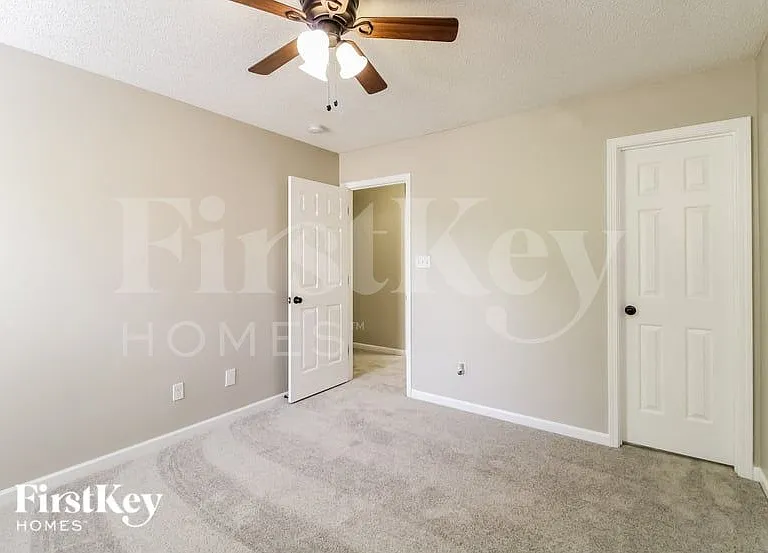 6063 Parkside Cir — Photo 10