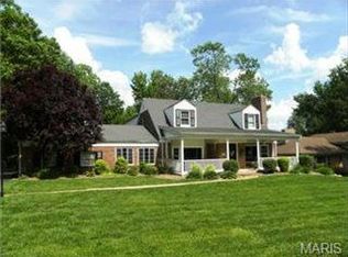 19 Frederick Ln, Saint Louis, MO 63122