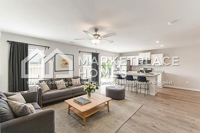 4131 Hudson Ct — Photo 2