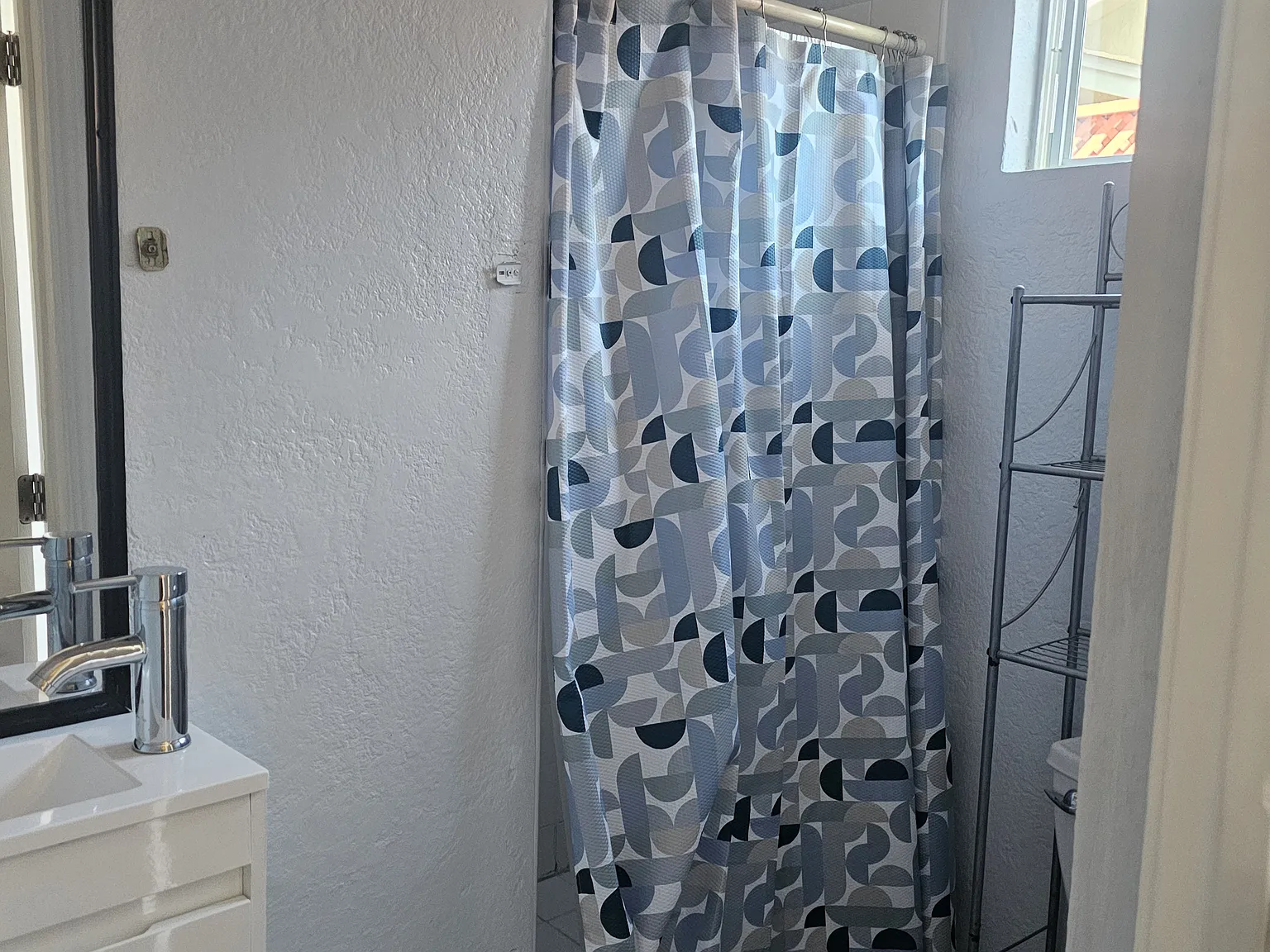 1 bed, 250 sqft, $1,600 — Photo 4