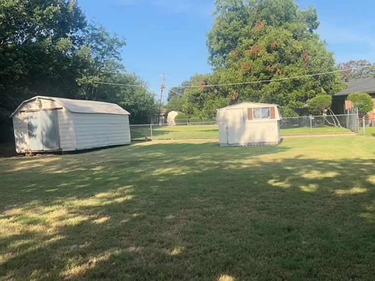 104 Varsity Cir — Photo 39