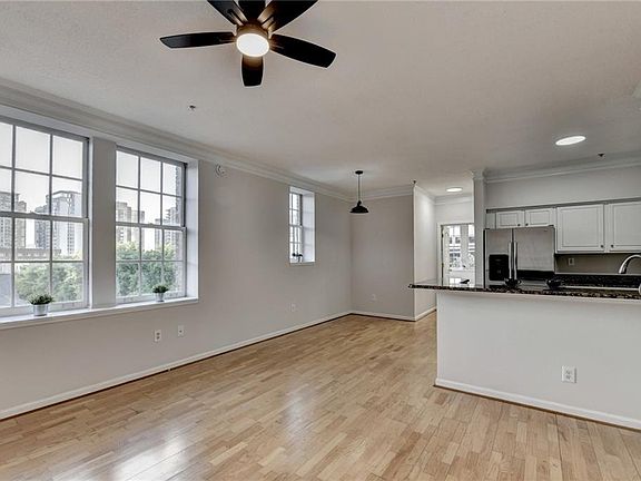5th image of 800 Peachtree St NE APT 505