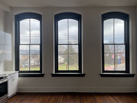 2nd image of 516 Berry St #401