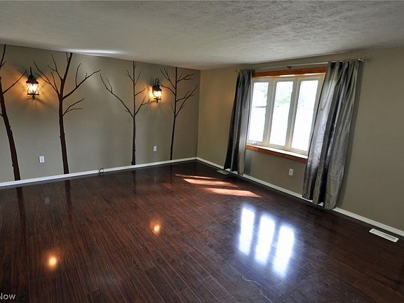 2nd image of 22244 Lorraine Dr