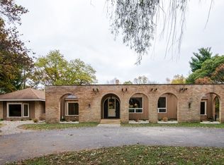 613 Three Oaks Rd, Cary, IL 60013