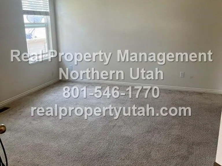 3120 W 525 N — Photo 2