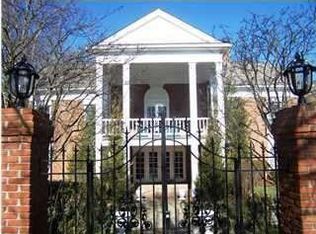 8906 Cromwell Hill Rd, Hurstbourne, KY 40222