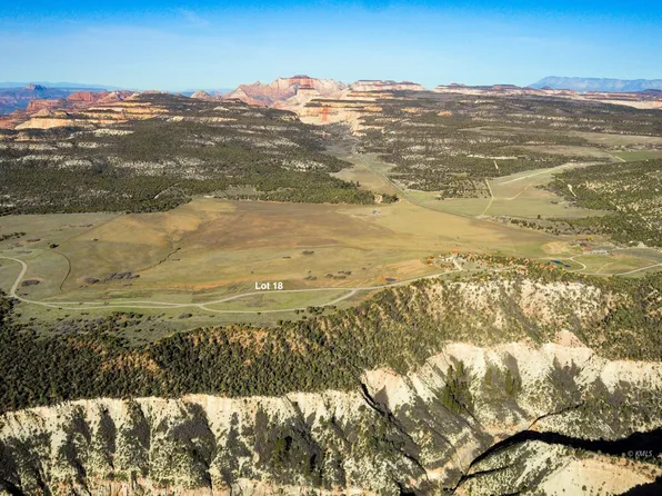 2100 S Buffalo Ridge Rd, Mount Carmel, UT 84755