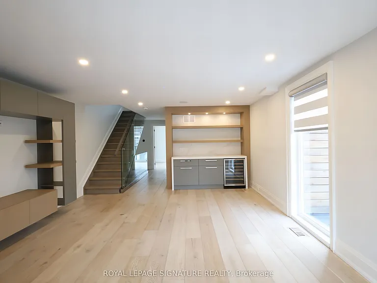 3062 Bayview Ave — Photo 20