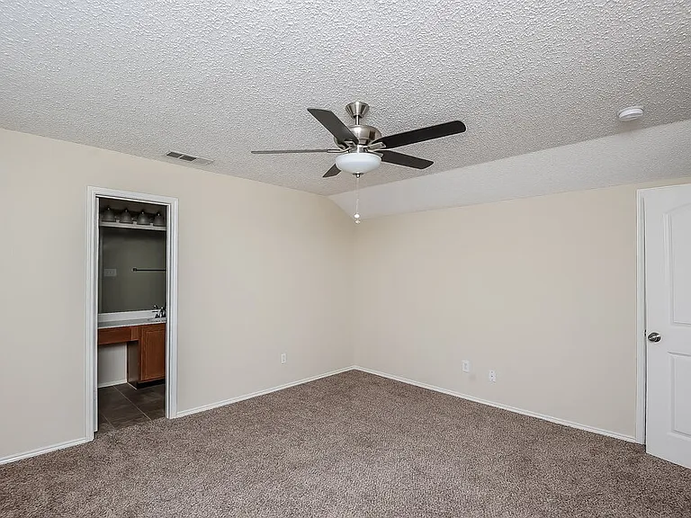 8716 Gaines Dr — Photo 11