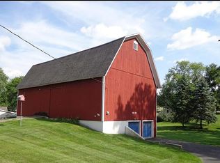 1108 Garden Rd, Milford, MI 48381