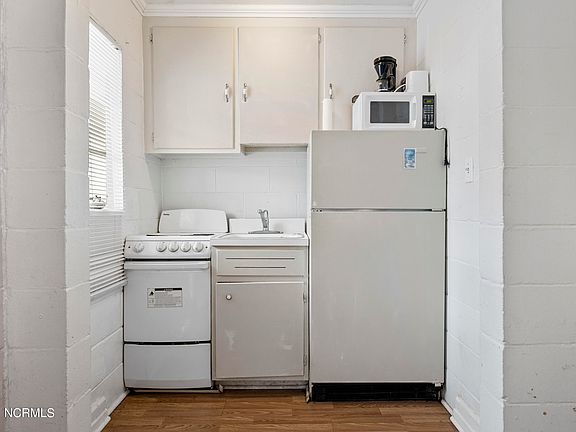 4th image of 3309 Bridges Street #D33