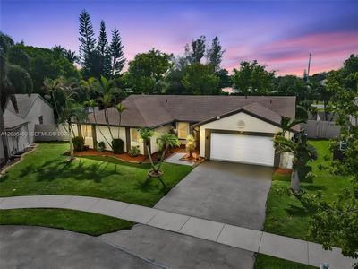 1361 White Stone Way, Davie, FL, 33325