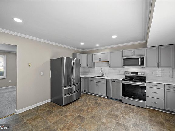4th image of 5242 Magnolia Pl