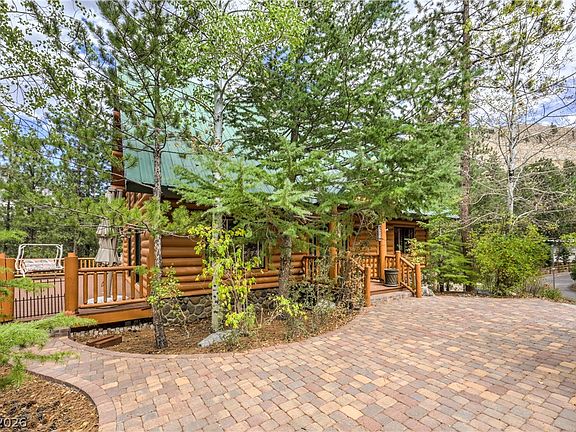 3rd image of 322 Ski Trail Rd