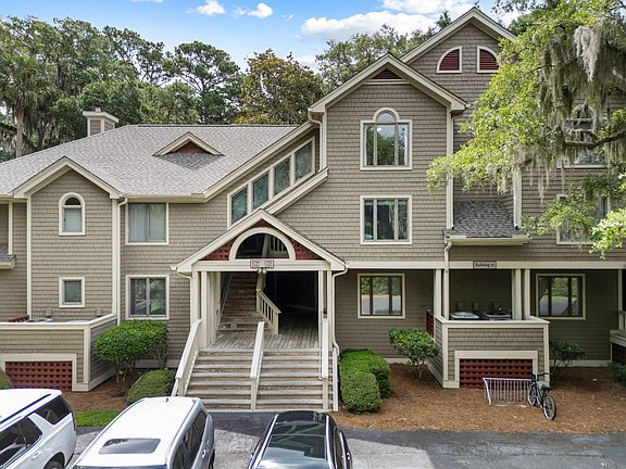 3rd image of 2782 Hidden Oak Dr