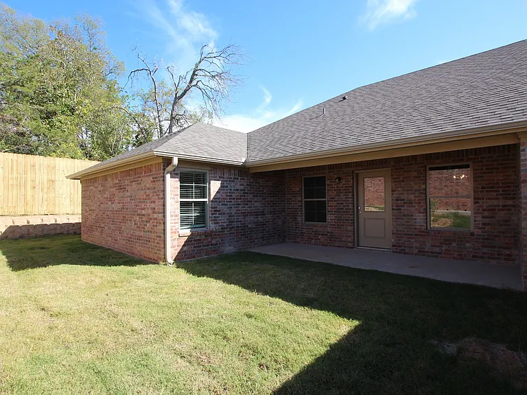 6033 Villa Rosa Way — Photo 23