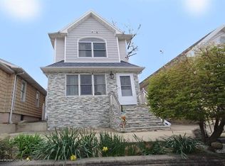 24 Presley St, Staten Island, NY 10308