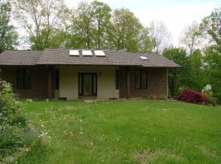 131 A J Robbins Ln, Clinton, TN 37716