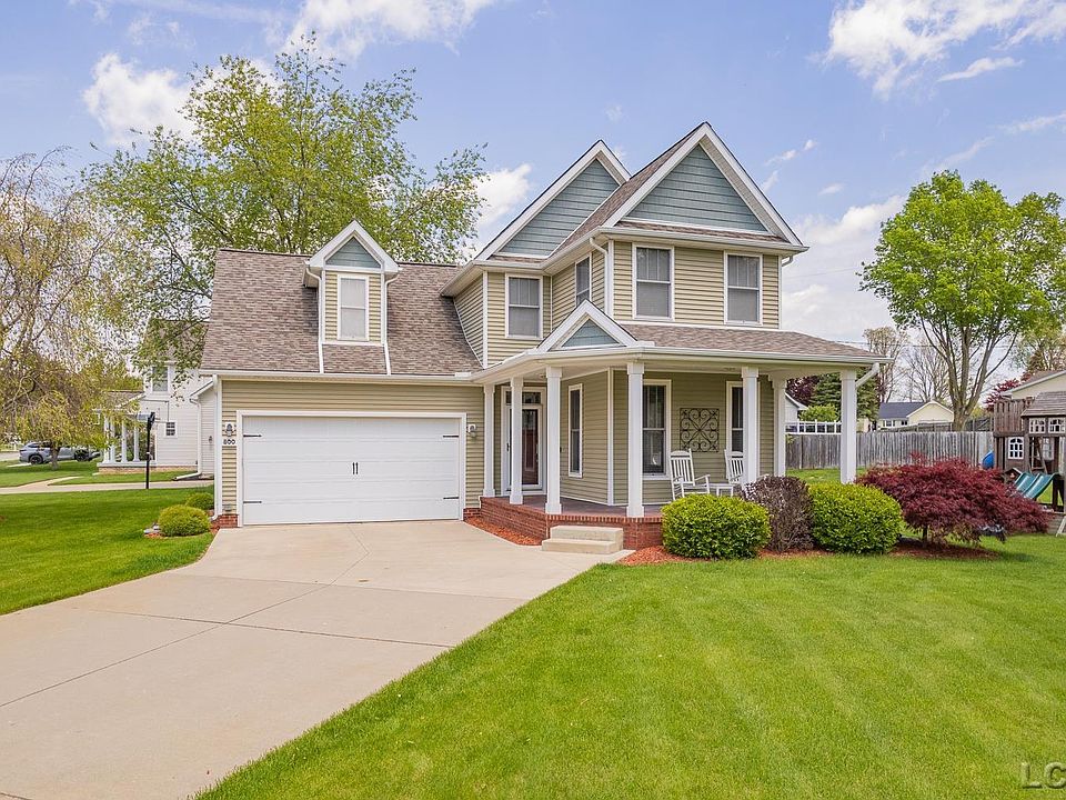 1st image of 800 Woodstock Ln