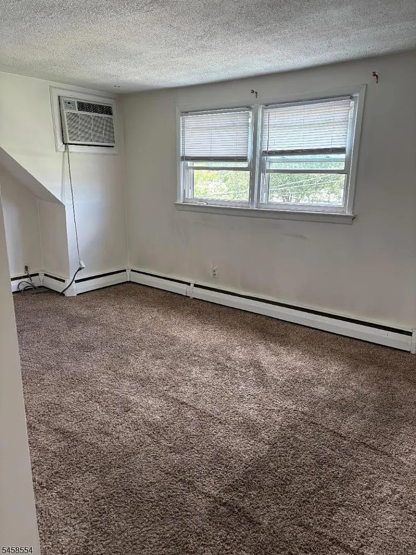 2 bed, 1.0 bath, $1,850 — Photo 2