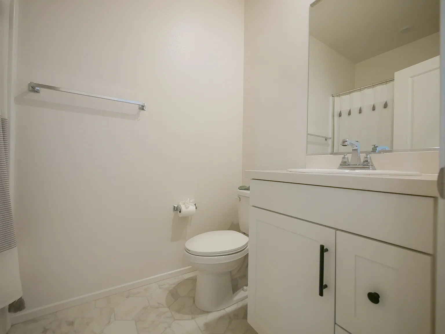 3 bed, 1899 sqft, $3,600 — Photo 4
