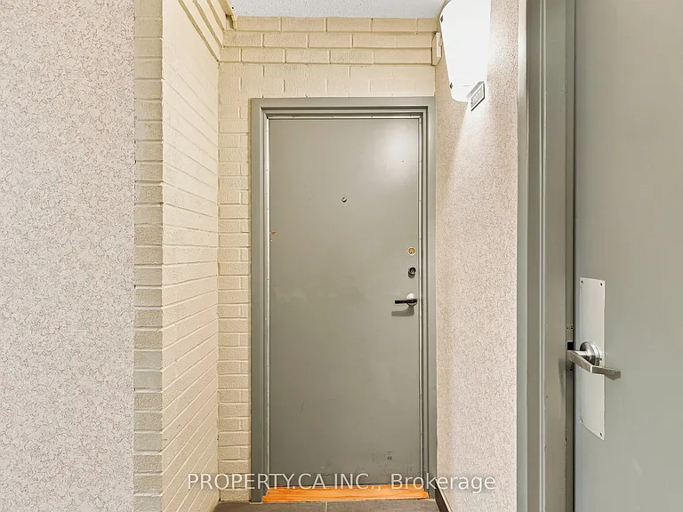 1964 Main St W #1107 — Photo 3