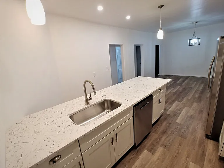 491 Norton Street — Photo 4
