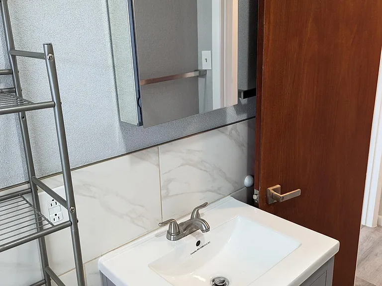 3 Cedar St #6 — Photo 16