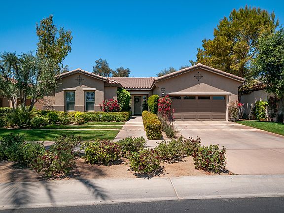 2nd image of 61067 Desert Rose Dr