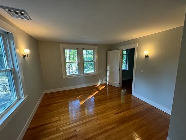 142 Warren Rd #B — Photo 6
