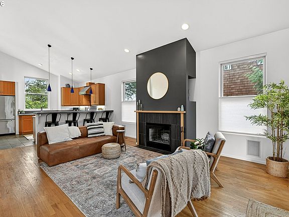 4th image of 5733 SW Salmon St