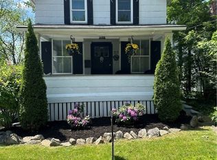 57 American St, Chagrin Falls, OH 44022