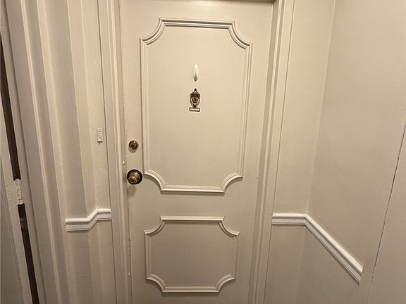 5th image of 840 Thorn St APT 43