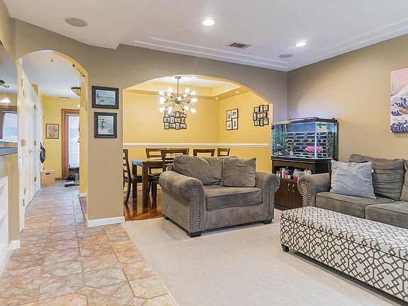 5th image of 170 Balsam Pl